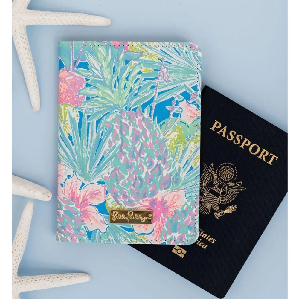Lilly Pulitzer vegan leather passport holder “Swizzle In”